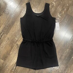 GAIAM Black Hudson short romper size L